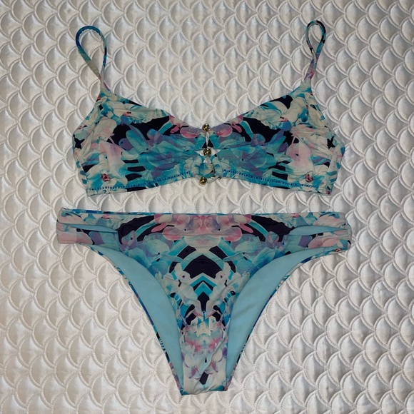 Very cute colorful swimsuit with Swarovski elements - Picture 7 of 12